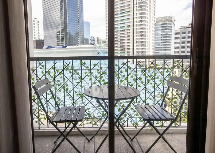 Julias Bright Stylish Balcony Apartamento